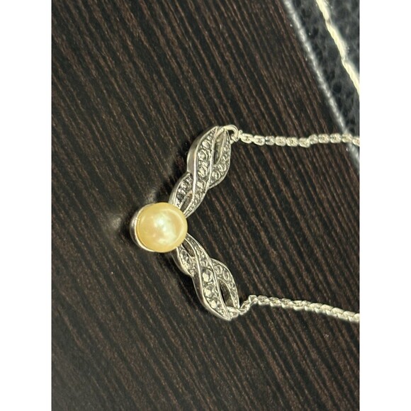 Signed Avon Vintage Faux Pearl and CZ Necklace Silver Tone - Picture 4 of 6